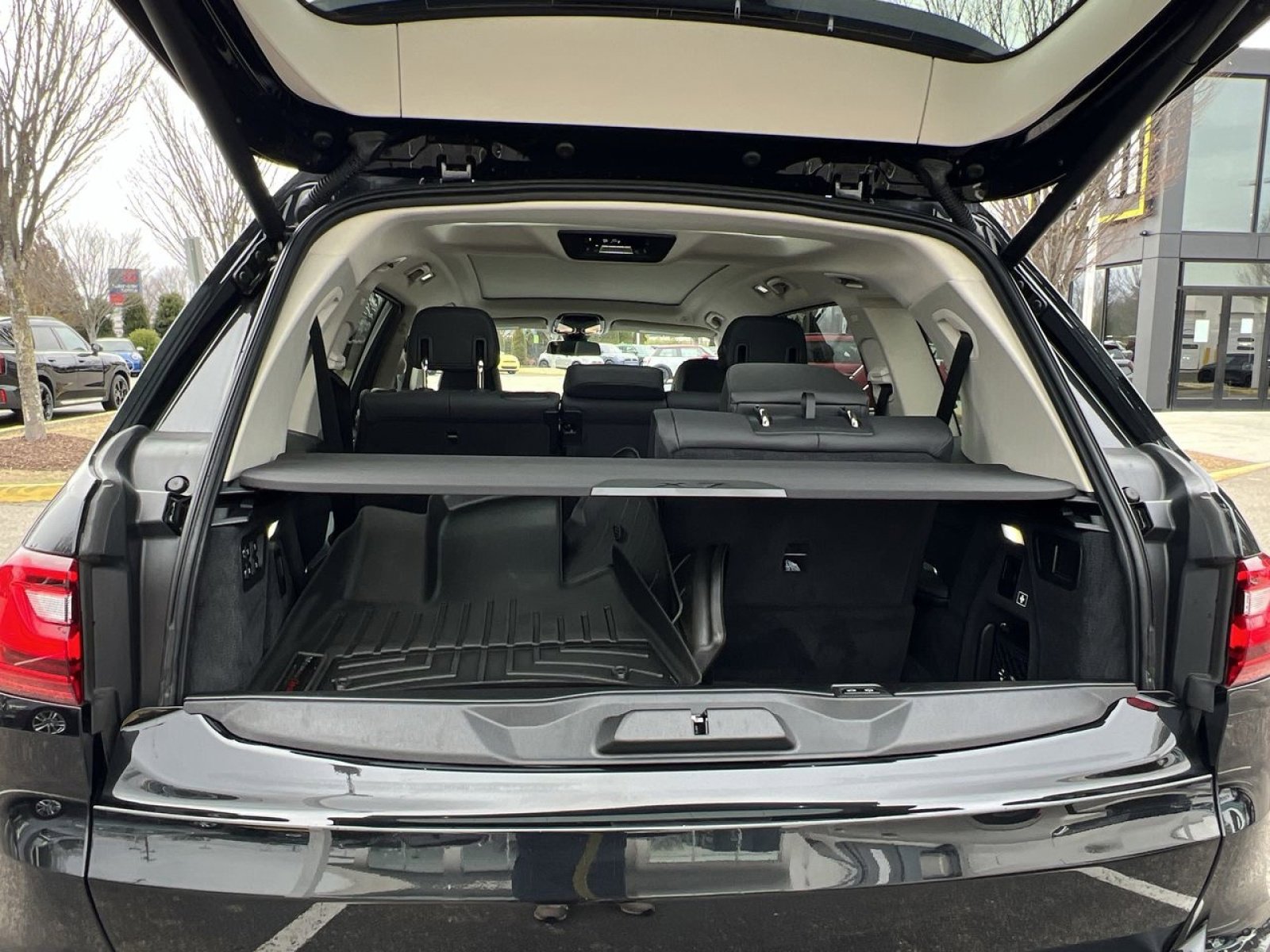 Used 2022 BMW X7 xDrive40i w/ Premium Package image 24