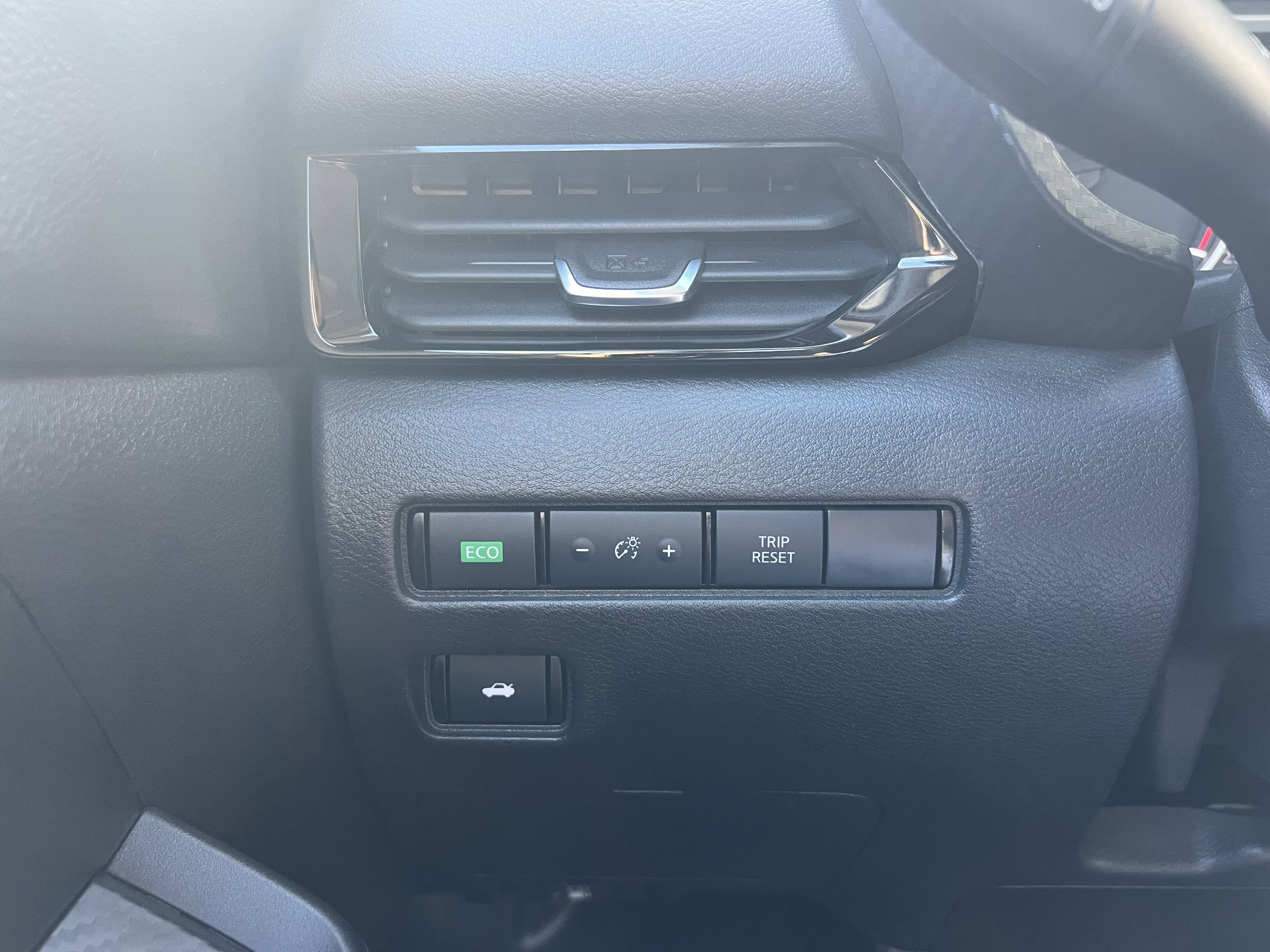 Used 2025 Nissan Sentra SV w/ Trunk Package FWD image 20