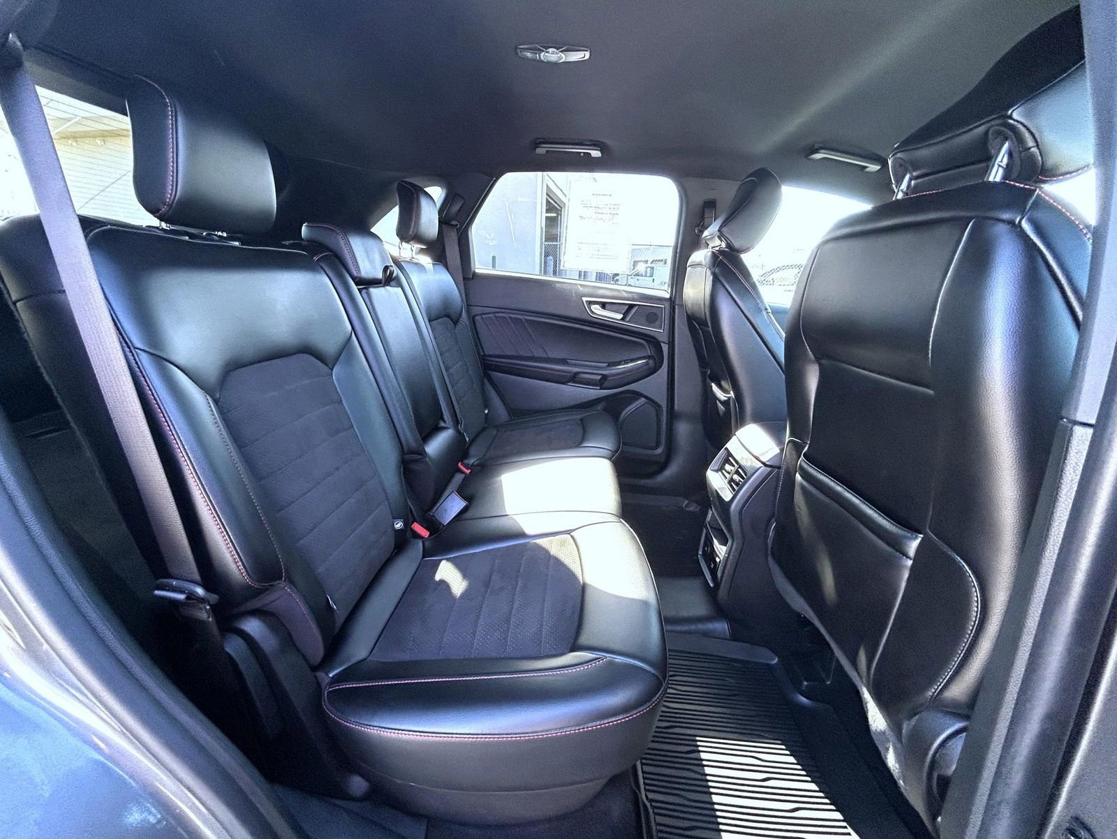 Used 2023 Ford Edge ST-Line image 19