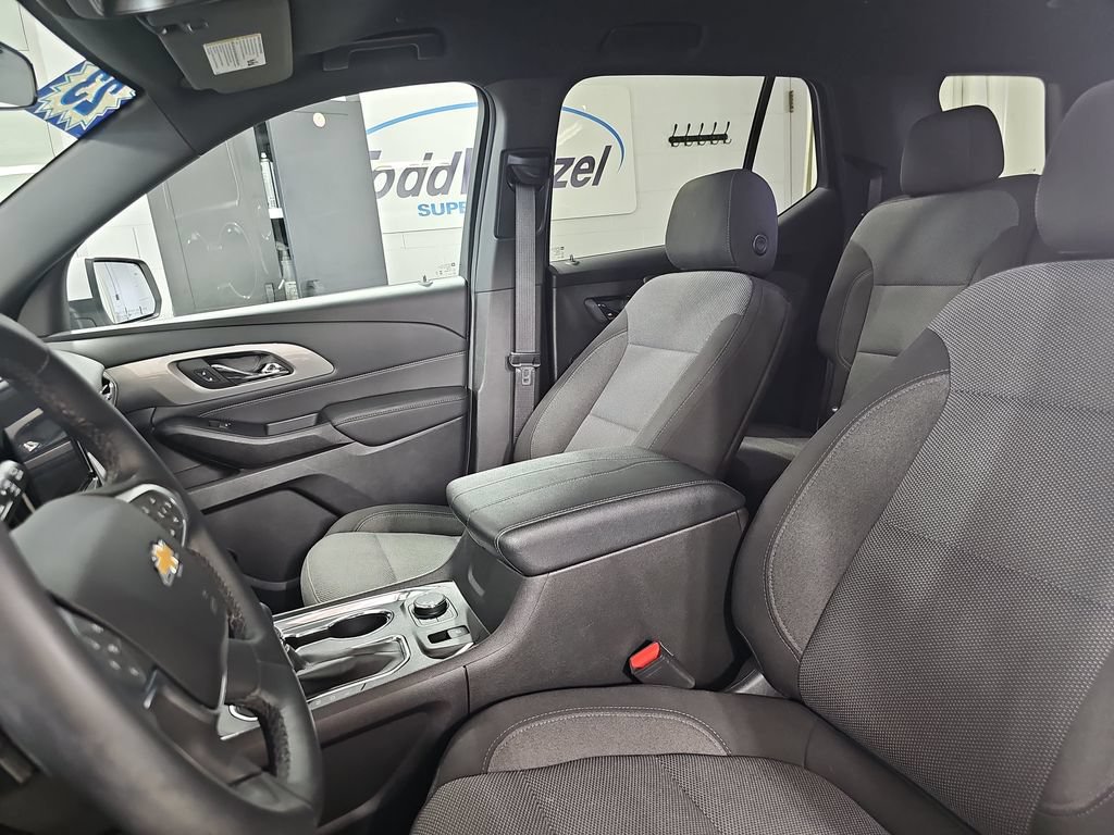 Certified 2023 Chevrolet Traverse LT w/ LPO, Floor Liner Package AWD/4WD image 21