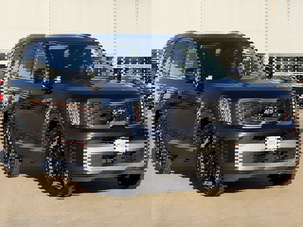 Used 2025 Kia Telluride S image 2