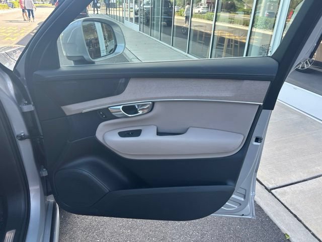 Certified 2025 Volvo XC90 B5 Plus AWD/4WD image 14