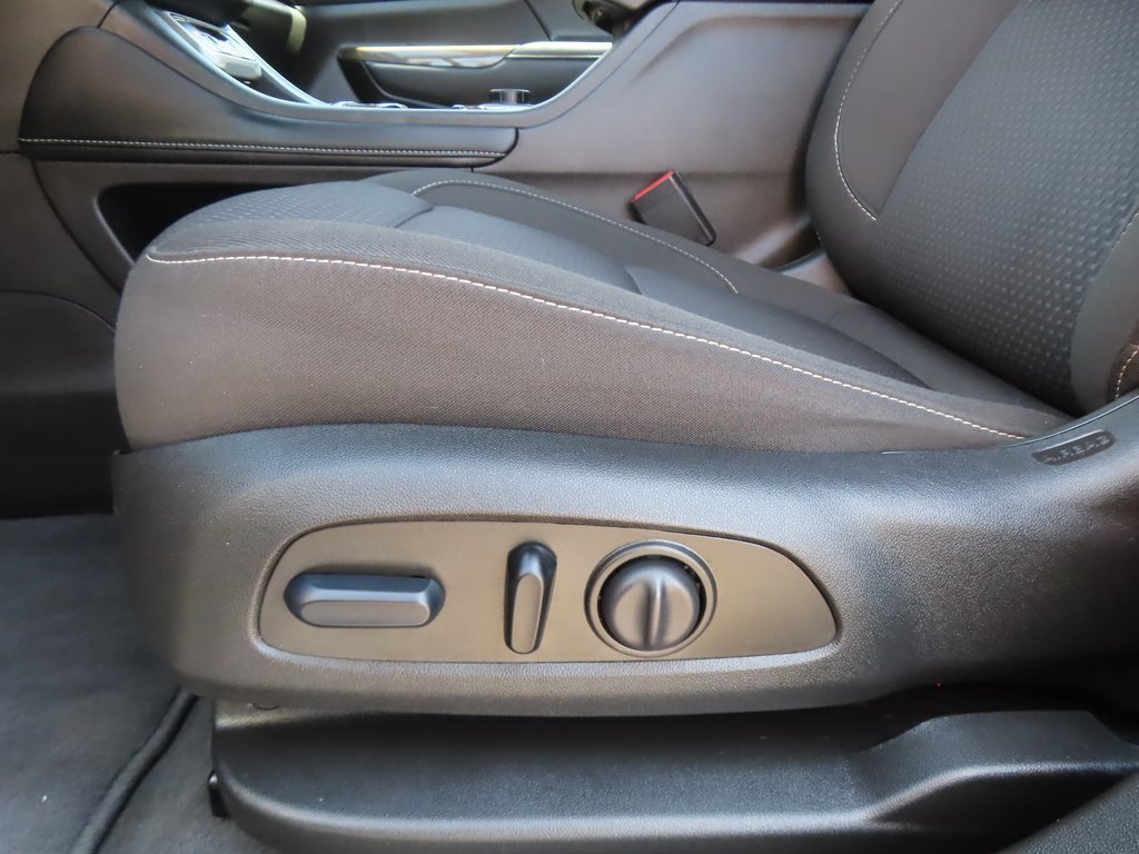 Used 2023 GMC Acadia SLE w/ Driver Convenience Package image 6