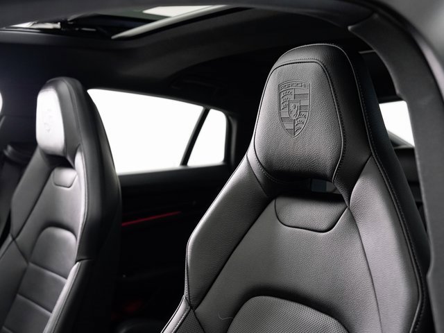 Certified 2025 Porsche Panamera 4 image 10