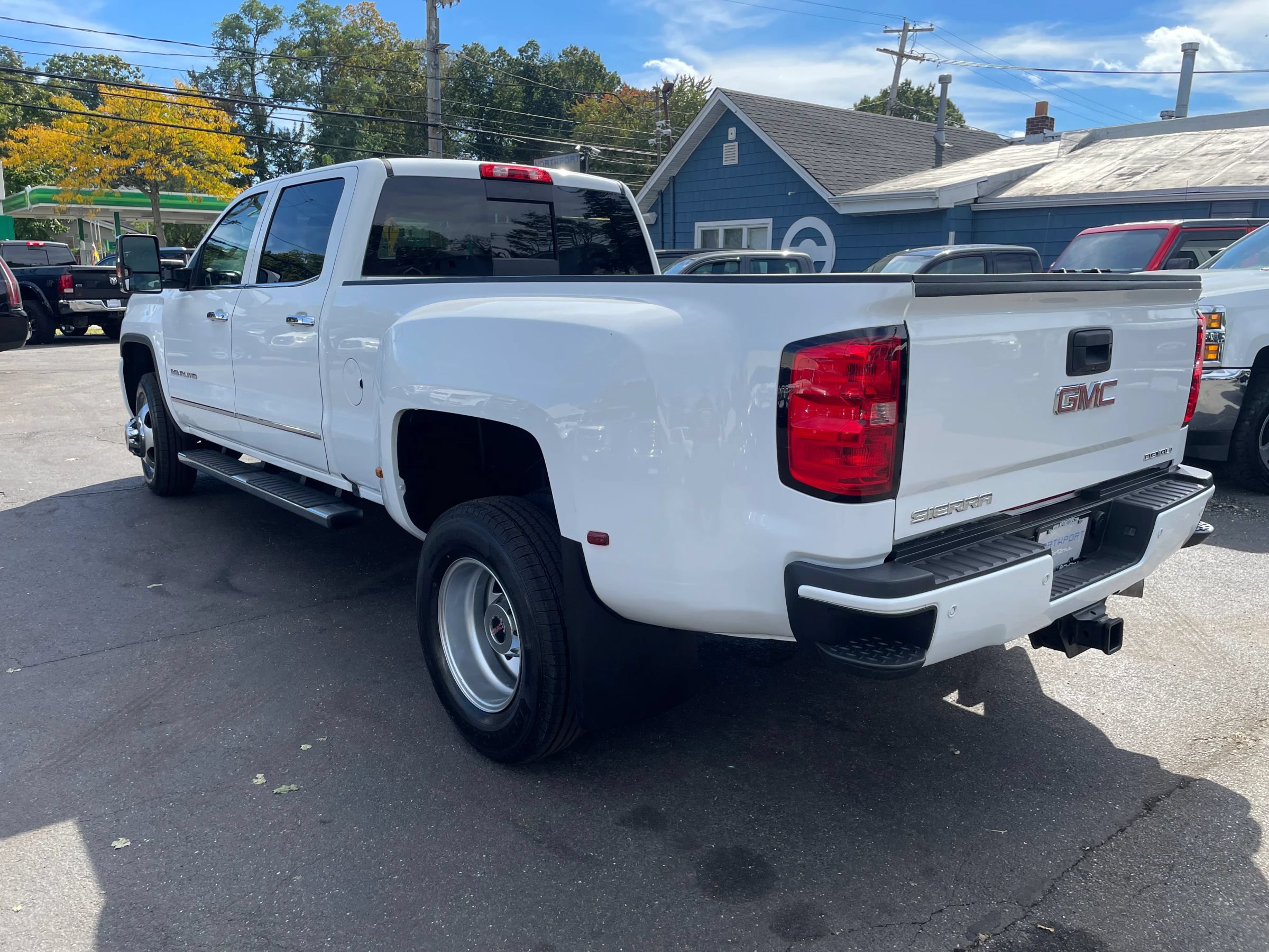 Used 2015 GMC Sierra 3500 Denali w/ Duramax Plus Package AWD/4WD image 3