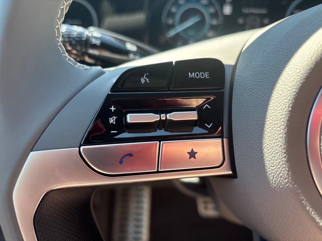 New 2025 Hyundai Elantra SEL FWD image 21