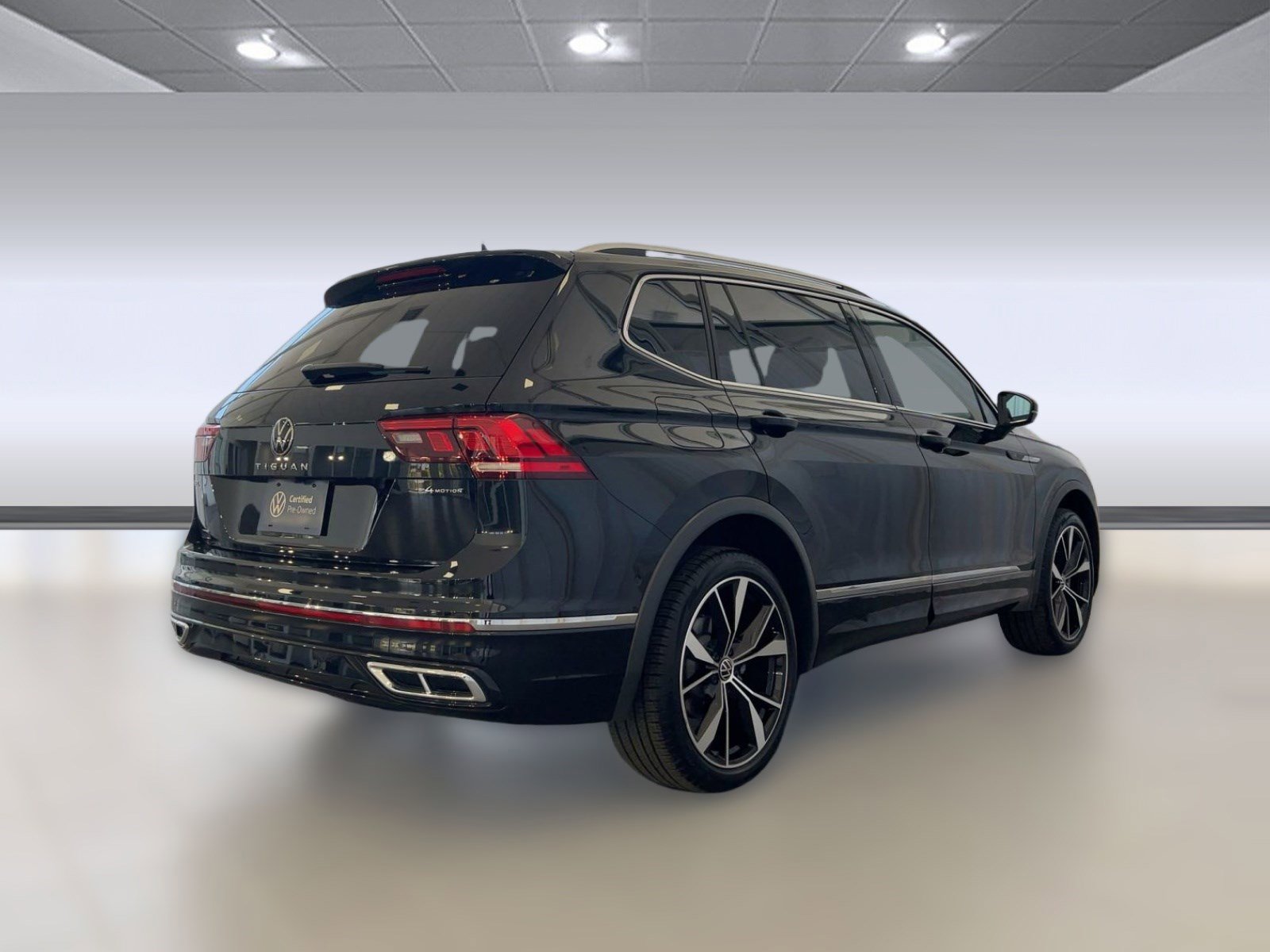 Certified 2023 Volkswagen Tiguan SEL R-Line image 9