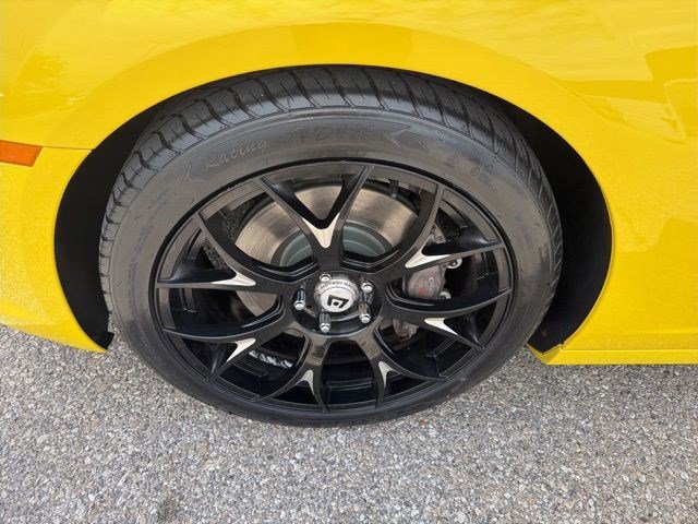 Used 2015 Chevrolet Camaro SS w/ RS Package RWD image 10