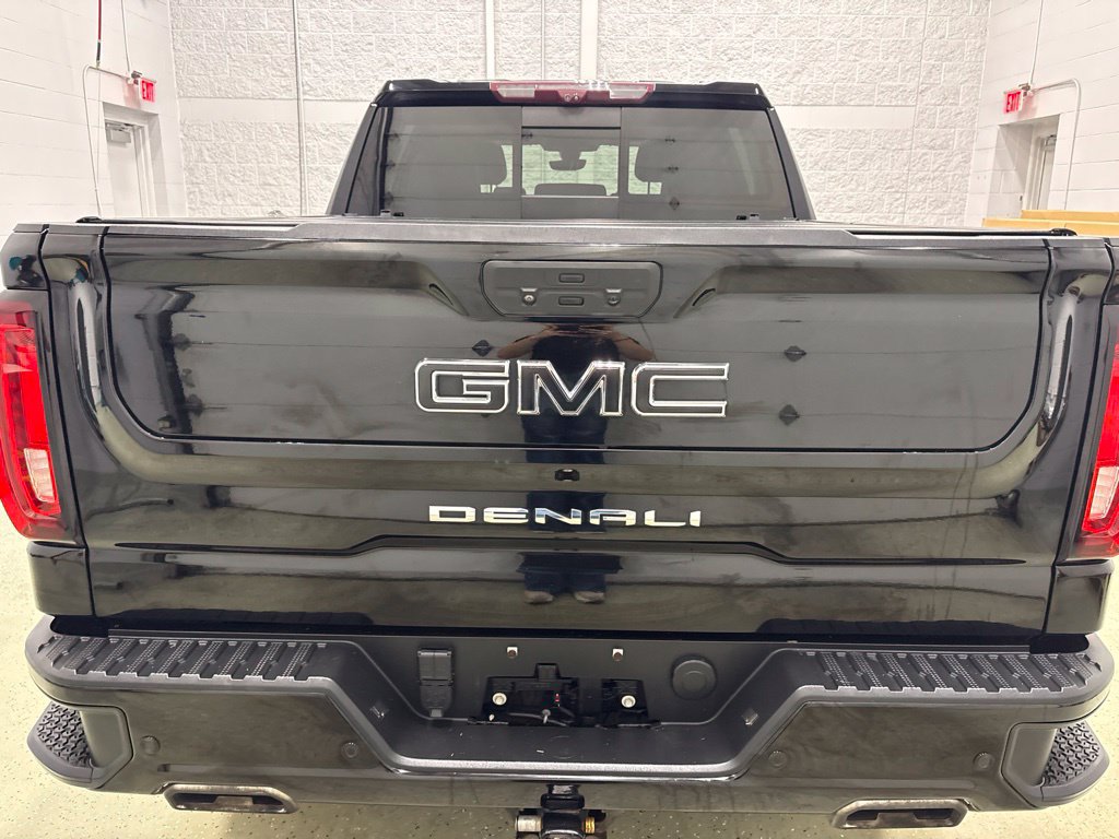 Used 2021 GMC Sierra 1500 Denali w/ Denali Carbonpro Edition AWD/4WD image 4