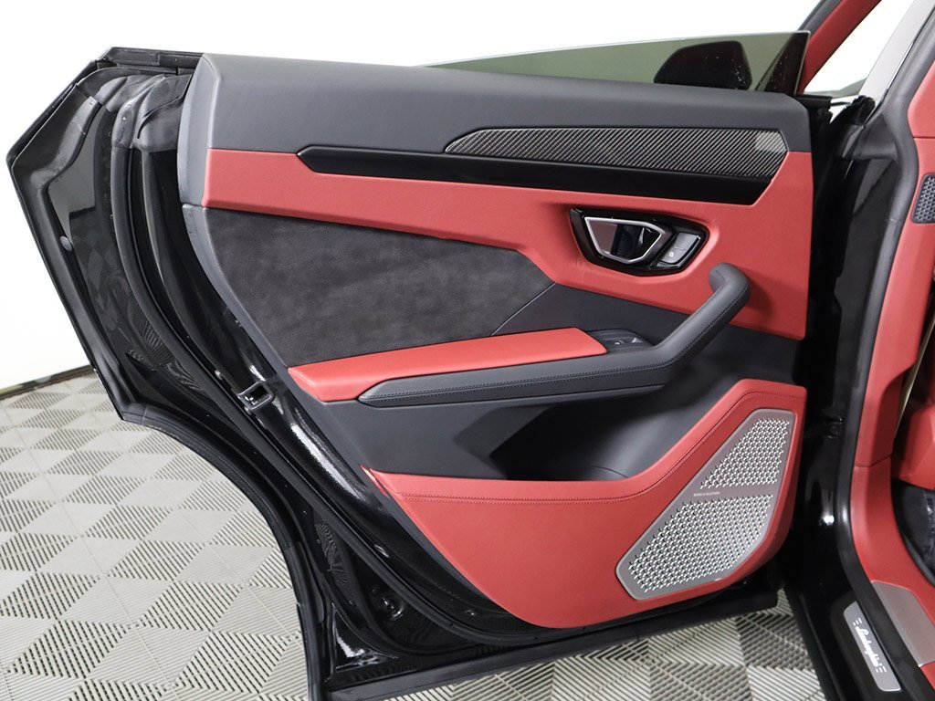 Used 2022 Lamborghini Urus image 29