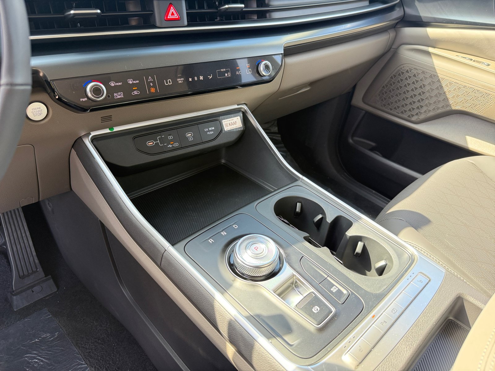 New 2027 Kia Carnival LXS FWD image 13