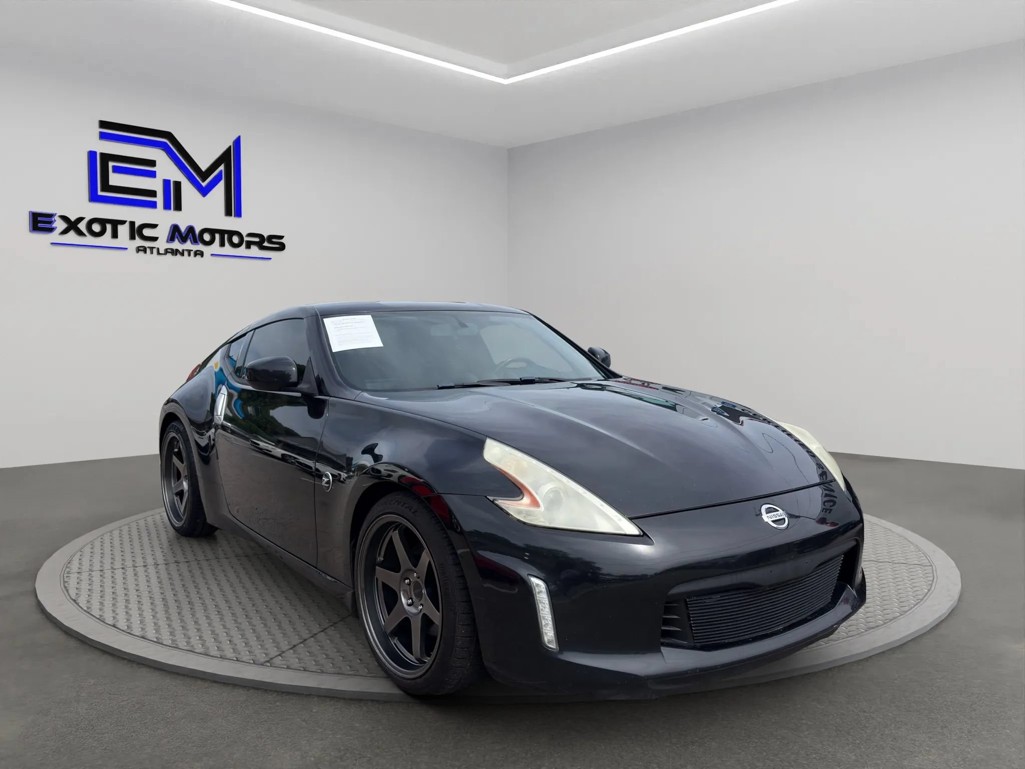 Used 2017 Nissan 370Z Coupe RWD image 7