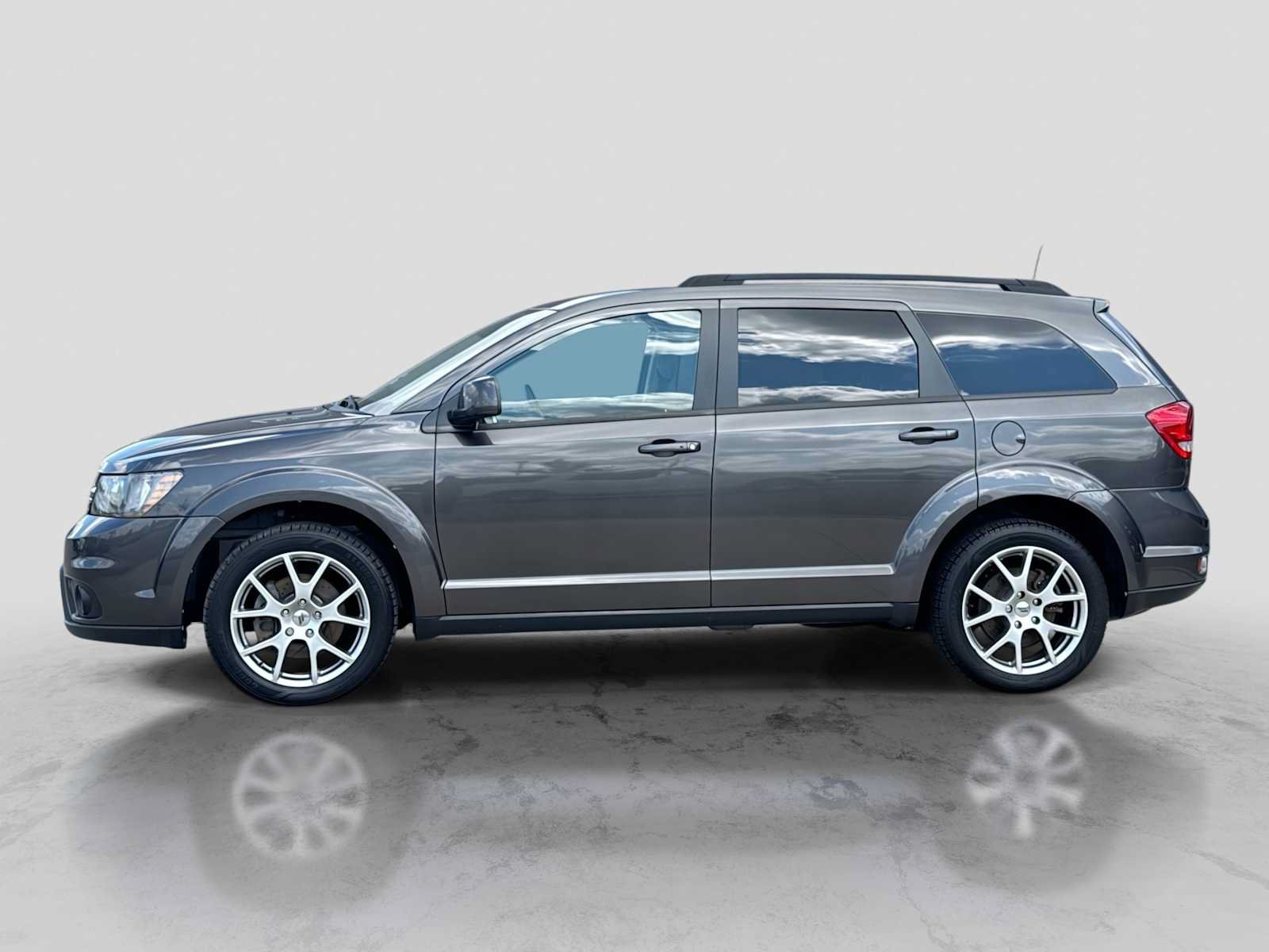 Used 2019 Dodge Journey GT w/ Nav & Sun Group AWD/4WD image 3