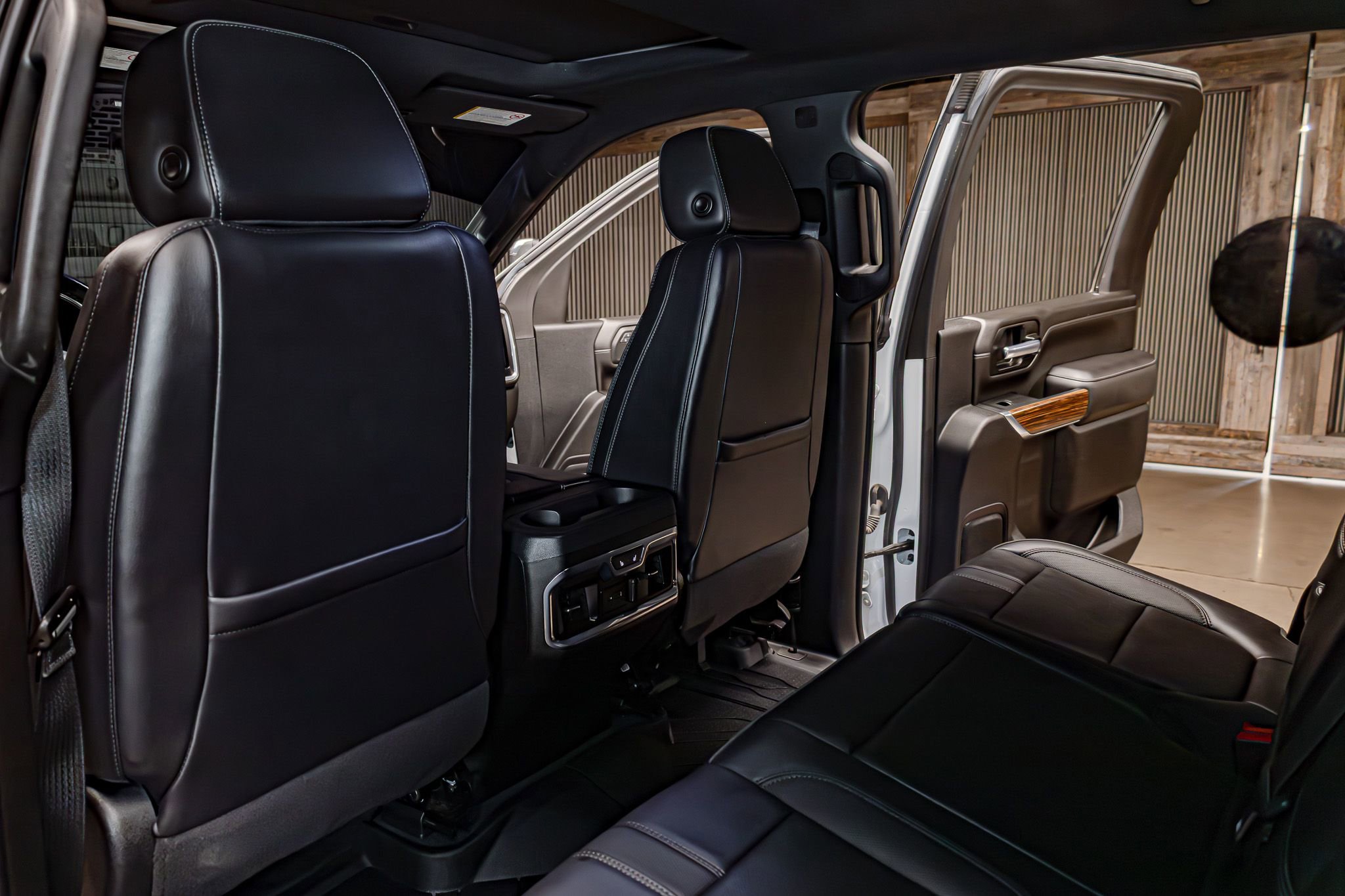 Used 2021 Chevrolet Silverado 3500 High Country image 23