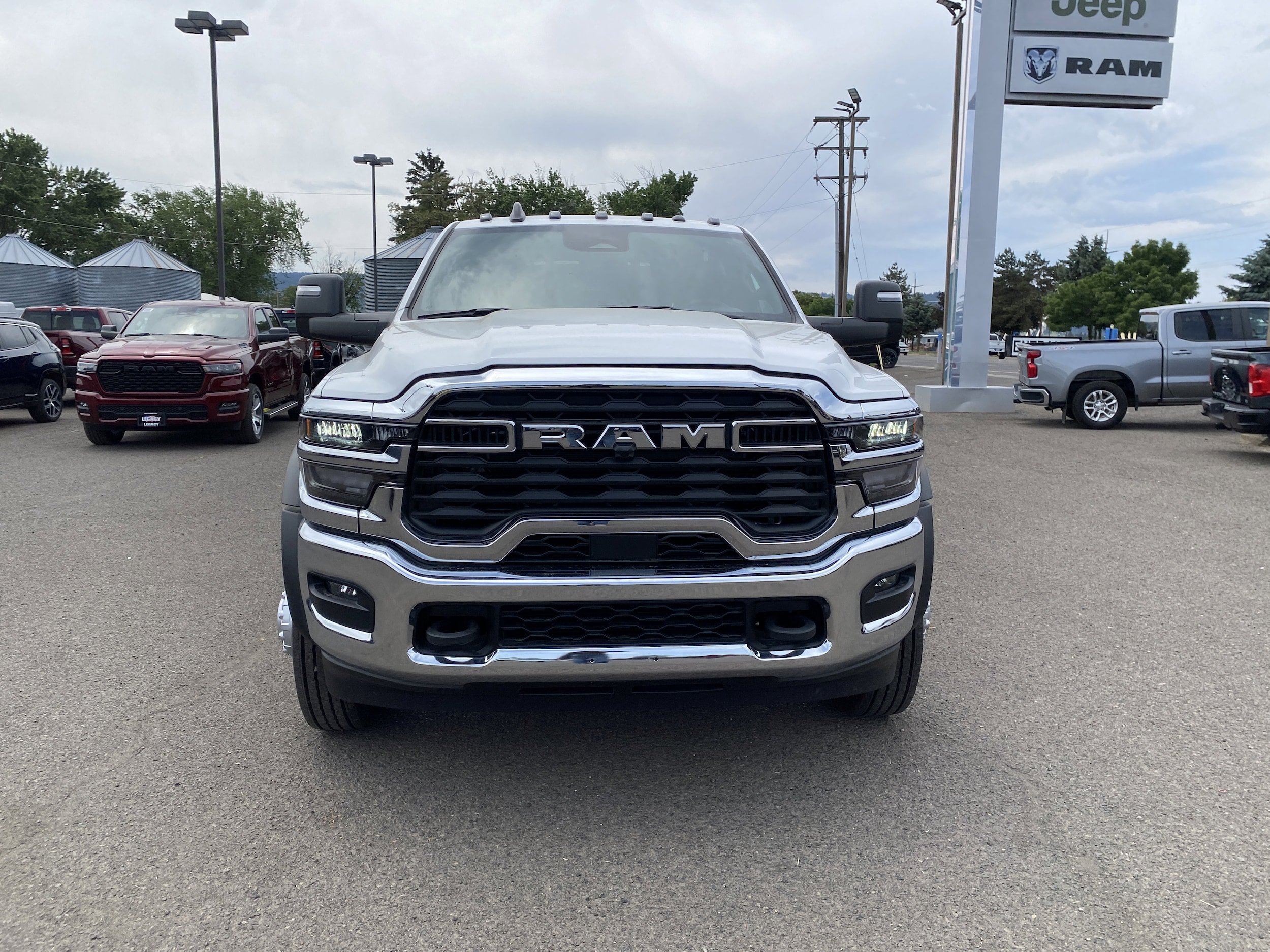 New 2025 RAM 4500 Tradesman AWD/4WD image 13