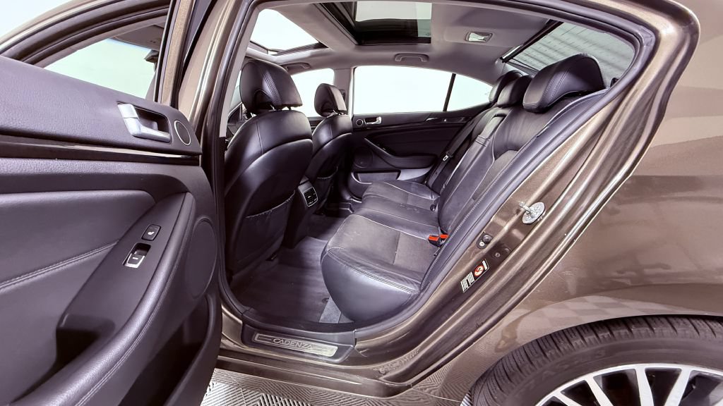 Used 2014 Kia Cadenza Premium w/ Technology Package FWD image 20