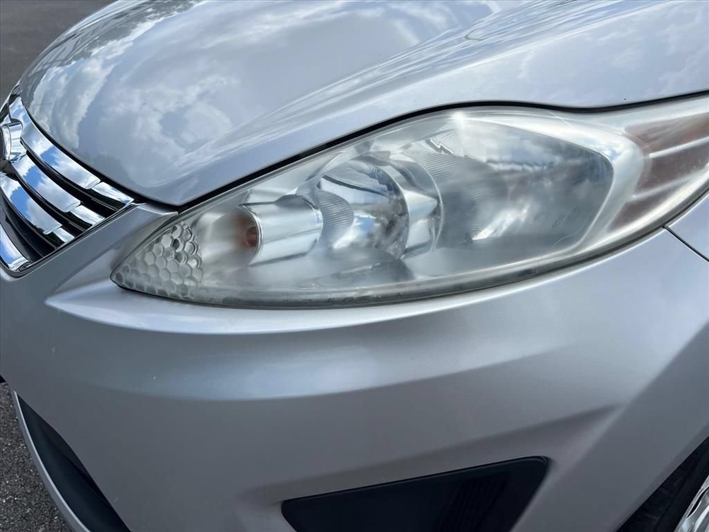 Used 2013 Ford Fiesta SE FWD image 9