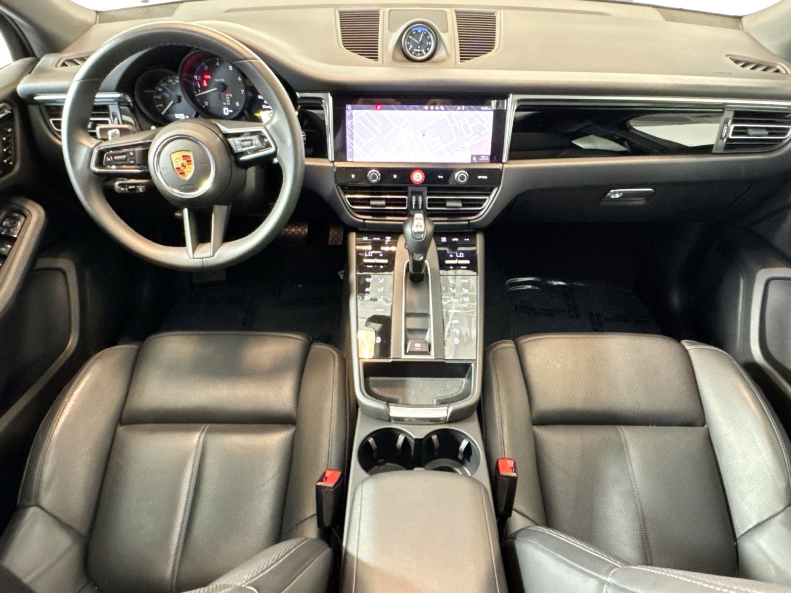 Used 2025 Porsche Macan w/ Premium Package Plus image 19