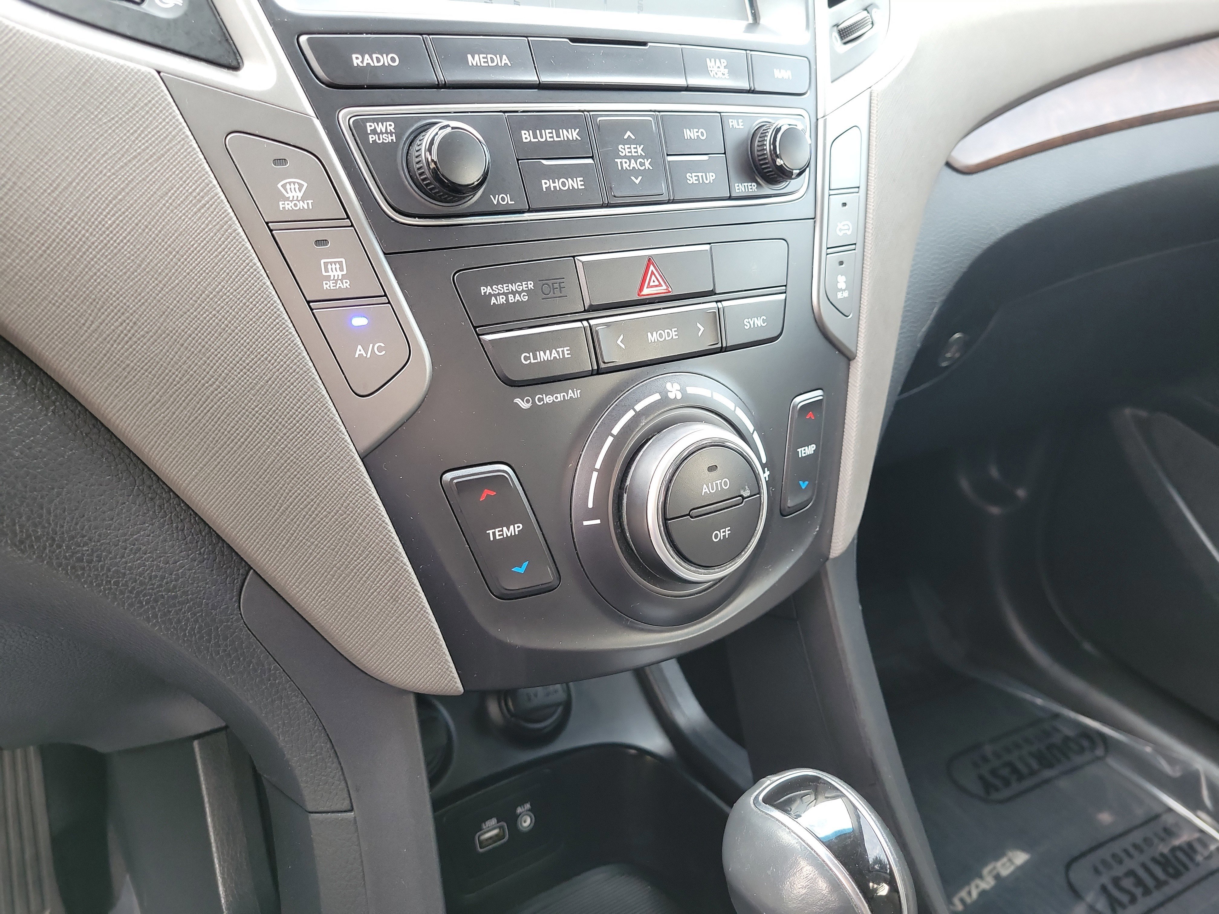 Used 2017 Hyundai Santa Fe AWD w/ SE Ultimate Tech Package 03 image 19