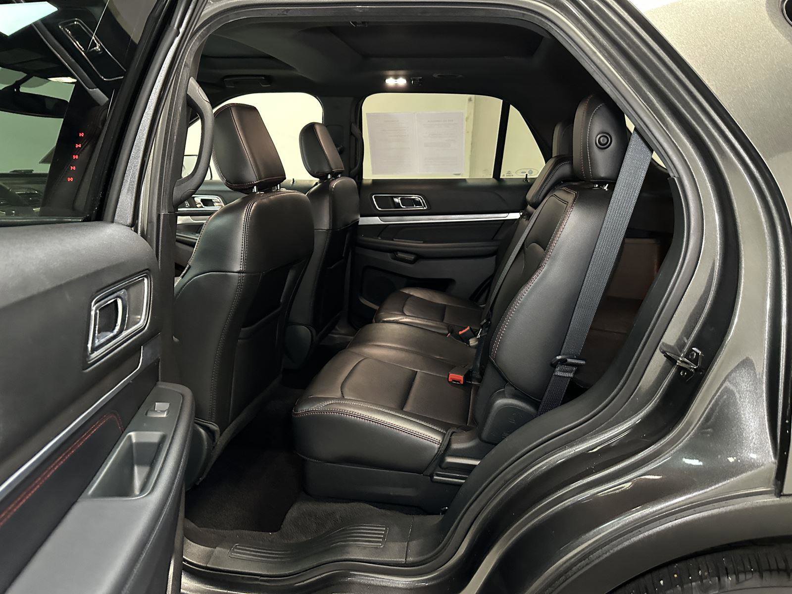 Used 2018 Ford Explorer Sport image 32