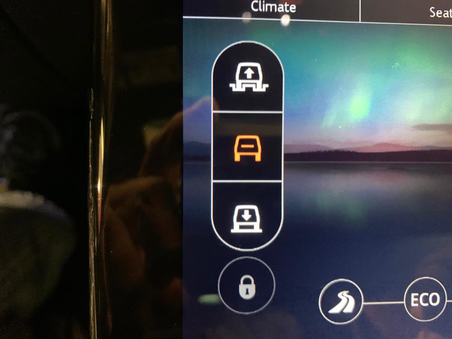 Used 2020 Land Rover Range Rover Velar R-Dynamic HSE image 40