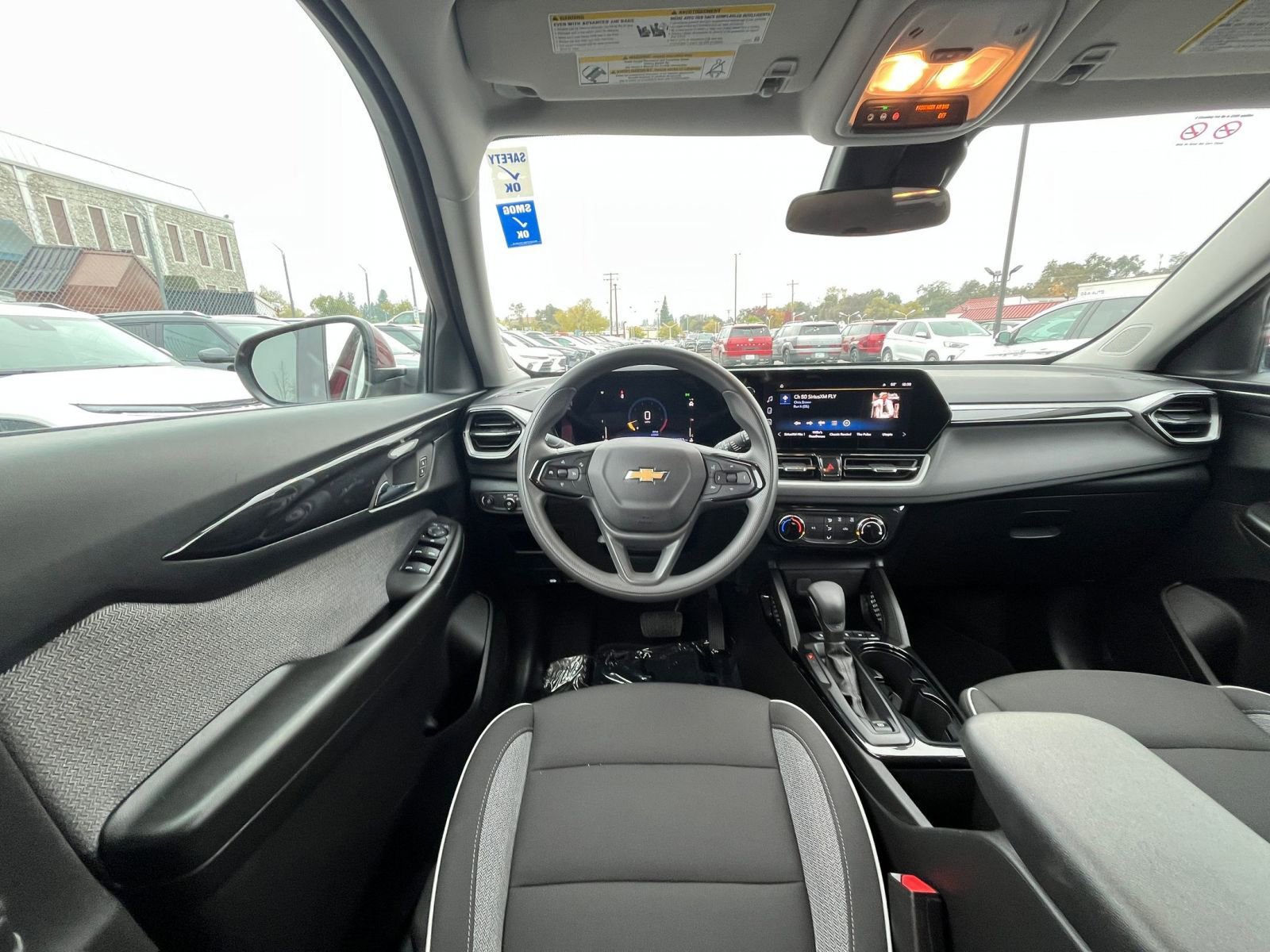 Used 2025 Chevrolet TrailBlazer LT image 32