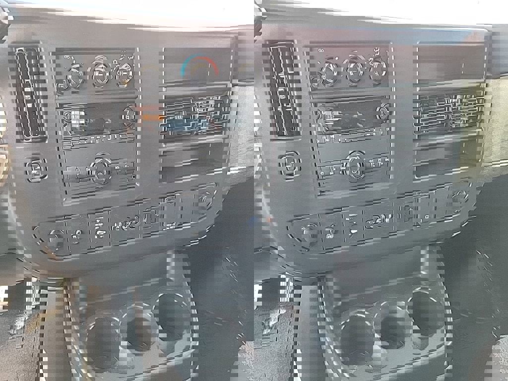 New 2025 GMC Savana 3500 LT w/ LT Preferred Equipment Group image 14