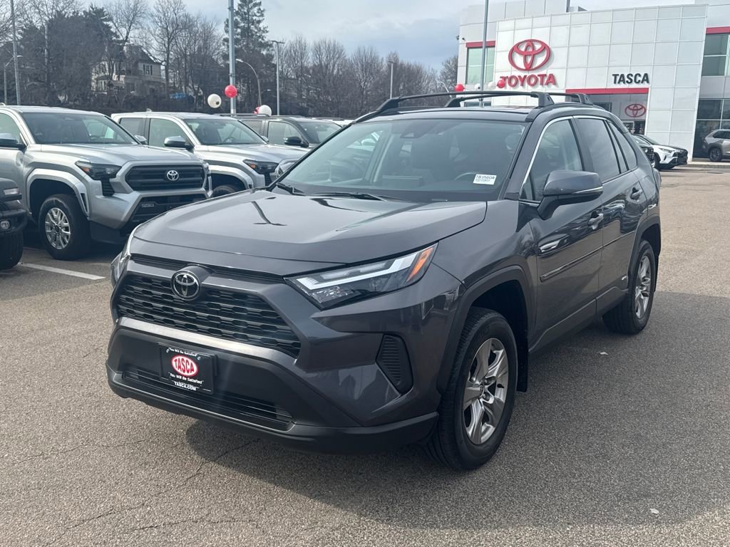 Used 2025 Toyota RAV4 XLE w/ Convenience Package image 3