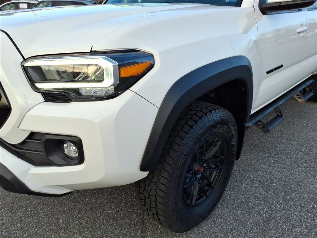 Used 2021 Toyota Tacoma TRD Off-Road w/ TRD Premium Off Road Package image 8
