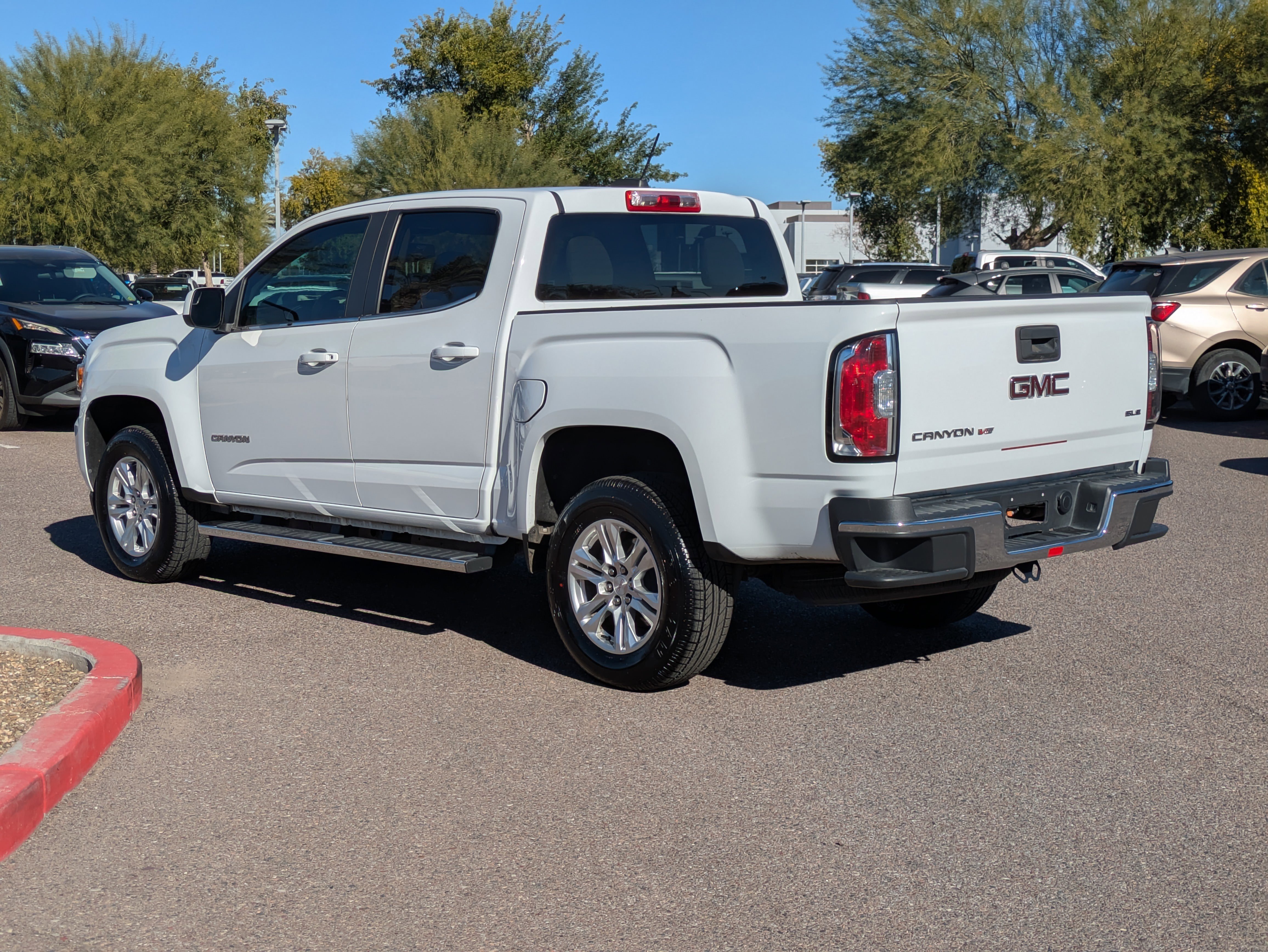 Used 2019 GMC Canyon SLE image 5