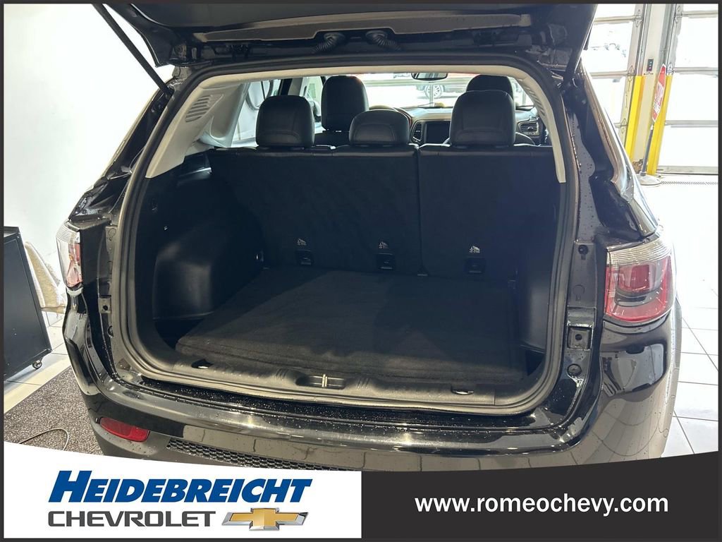 Used 2018 Jeep Compass Trailhawk w/ Navigation Group AWD/4WD image 13