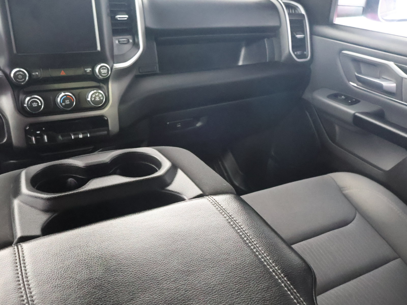 Used 2022 RAM 1500 Big Horn AWD/4WD image 34