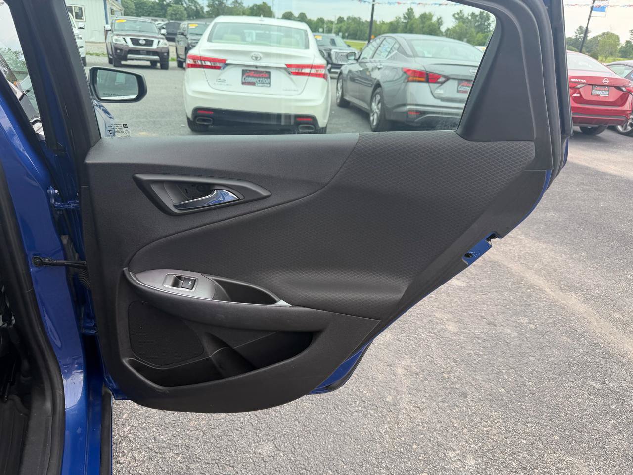 Used 2023 Chevrolet Malibu LS FWD image 17