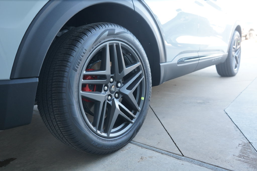 New 2027 Ford Explorer ST-Line w/ Premium Package RWD image 9