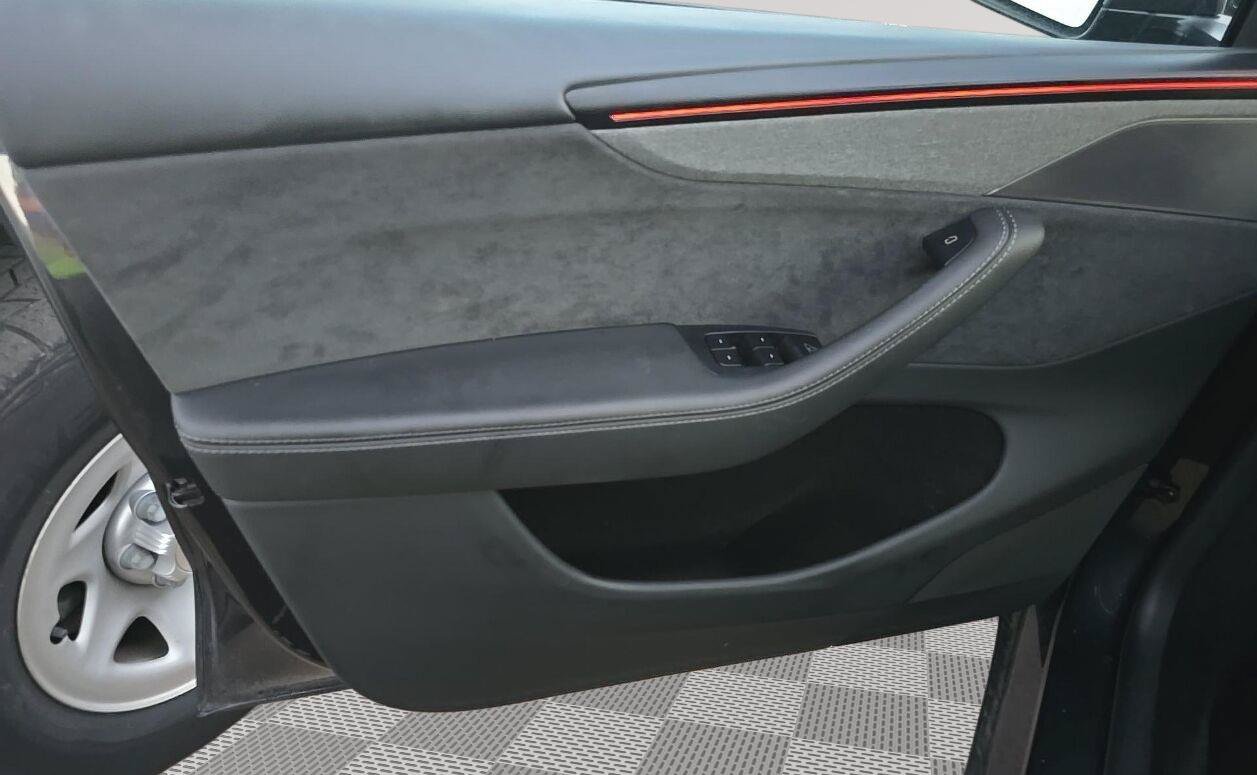 Used 2026 Tesla Model Y AWD image 13
