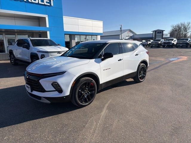 Used 2023 Chevrolet Blazer LT w/ Driver Confidence Package image 2