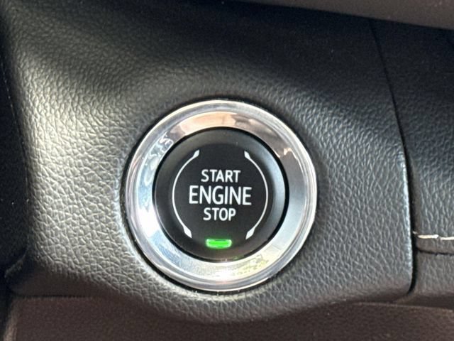 Used 2023 Buick Envision Avenir AWD/4WD image 24
