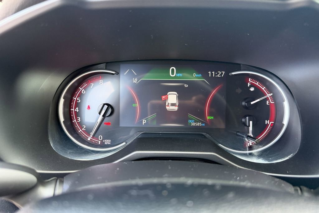 Used 2023 Toyota RAV4 XLE Premium image 17