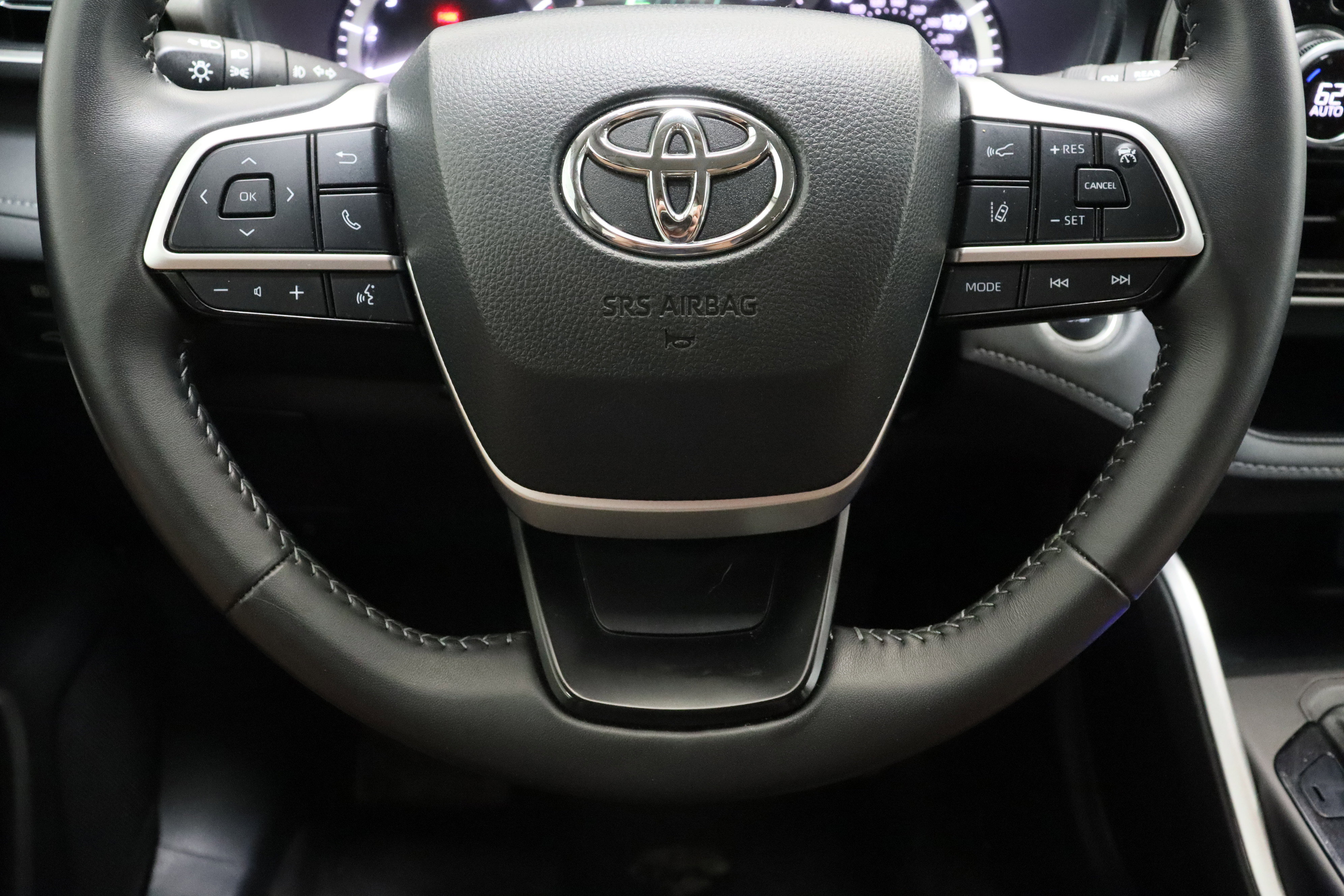 Certified 2025 Toyota Highlander LE image 24