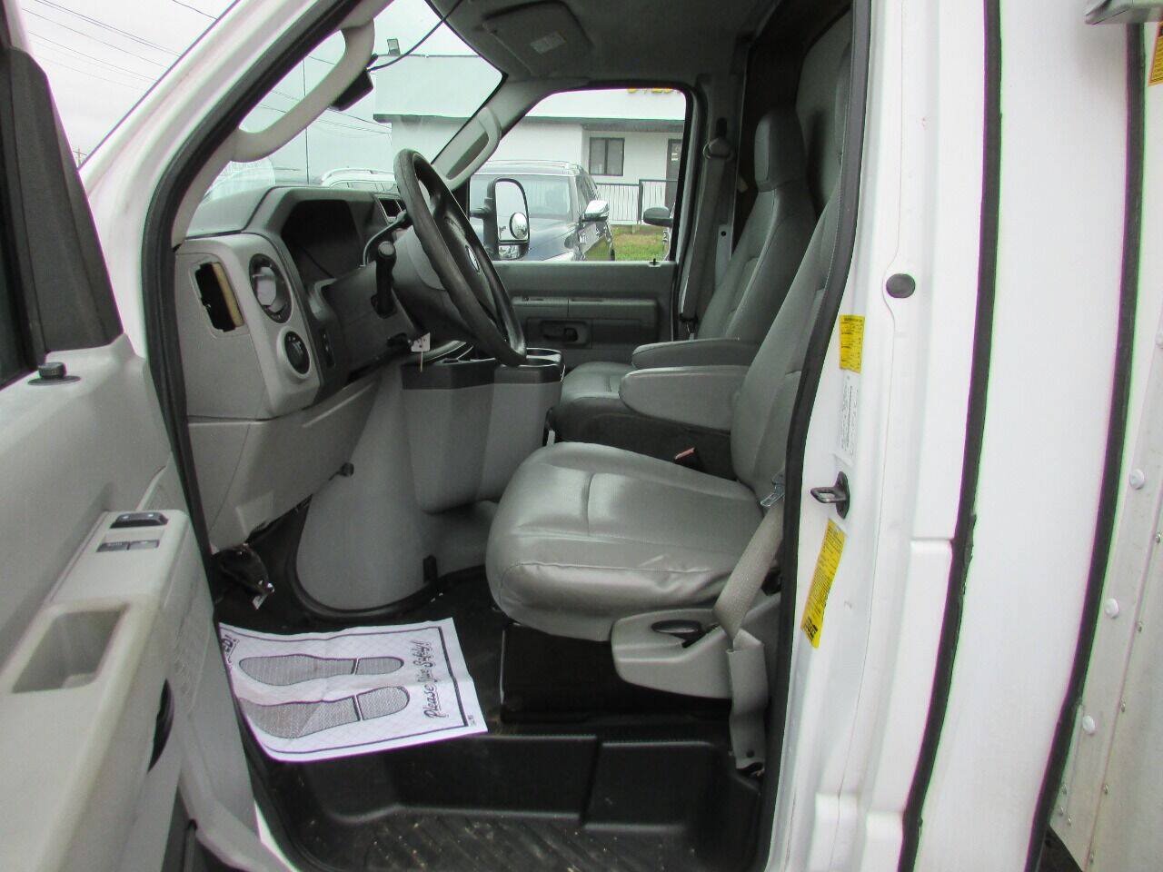 Used 2012 Ford E-450 and Econoline 450 Super Duty w/ PWR Locks & Windows Group RWD image 11