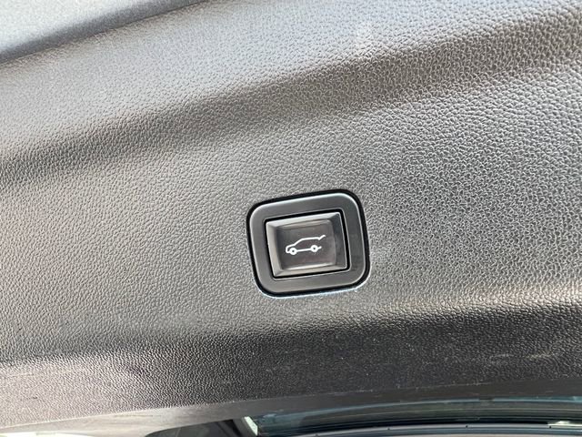 Used 2021 Chevrolet Tahoe Z71 image 25