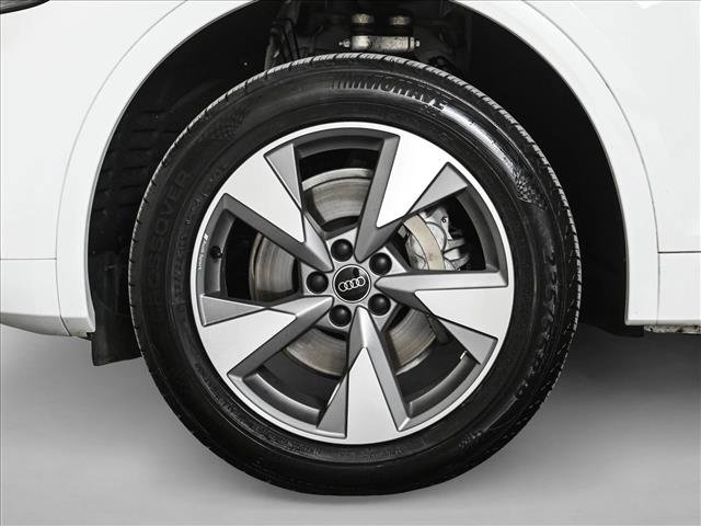 Used 2023 Audi Q5 2.0T Premium w/ Convenience Package image 24