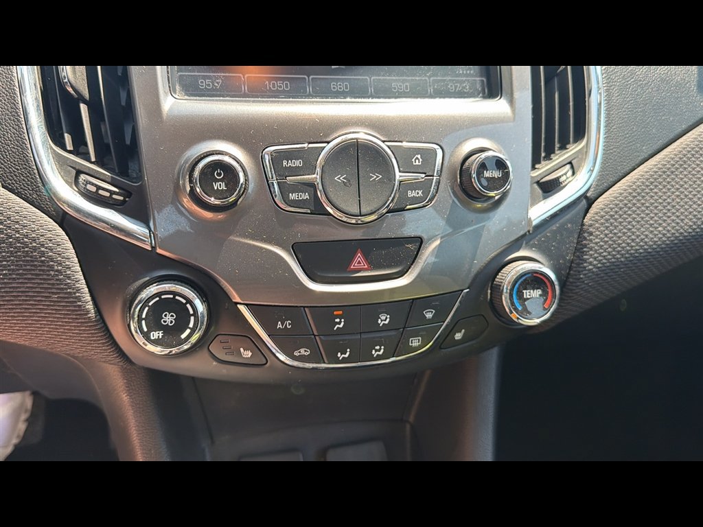 Used 2017 Chevrolet Cruze LT w/ LT True North Edition FWD image 20