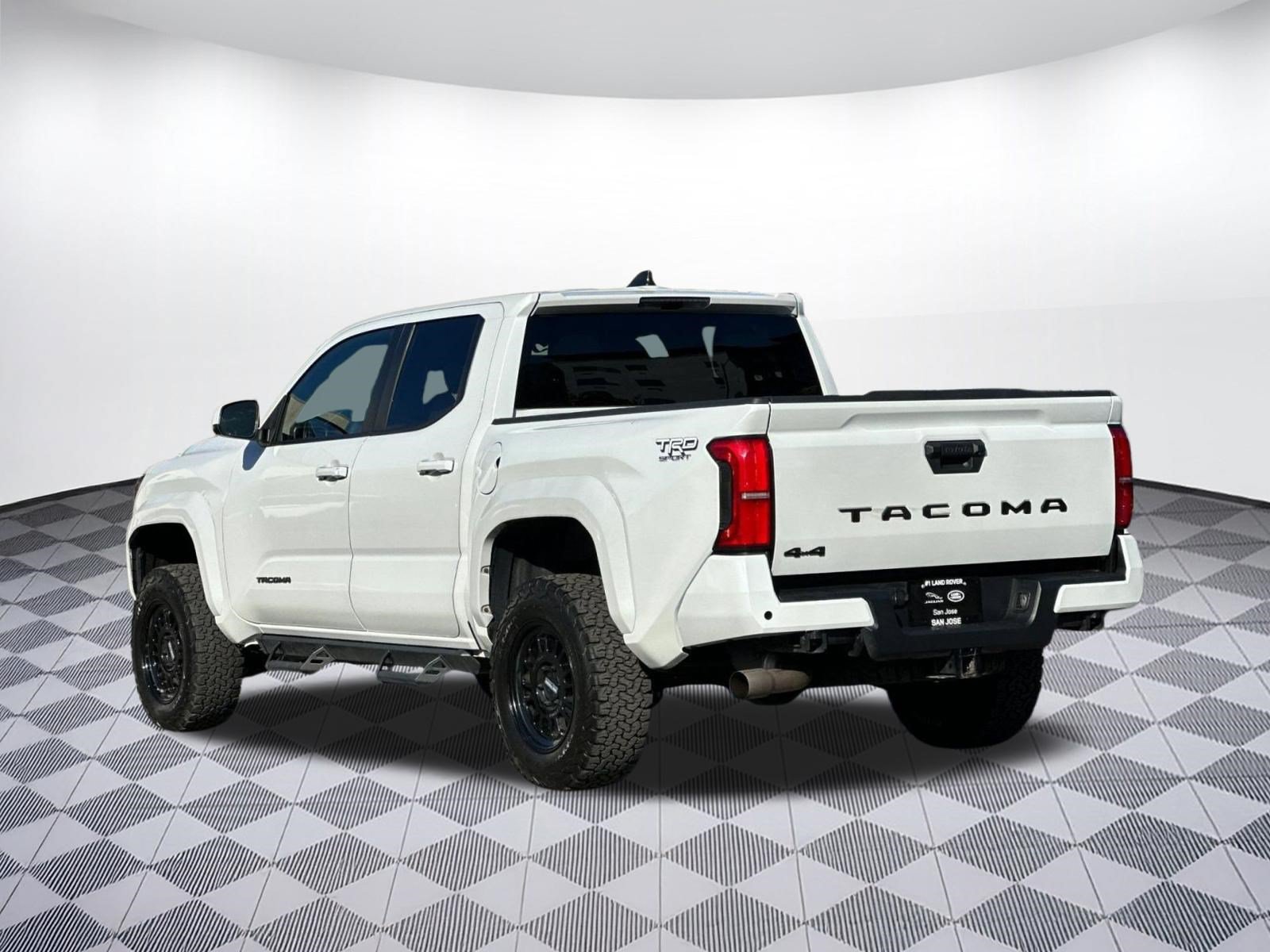 Used 2025 Toyota Tacoma TRD Sport AWD/4WD image 3