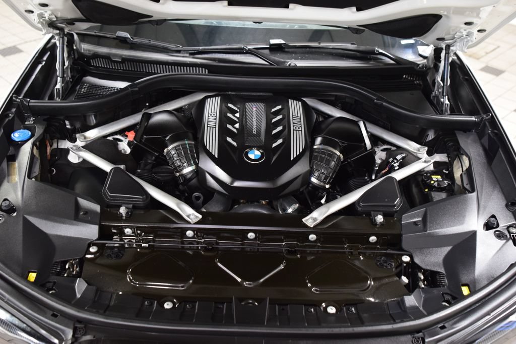 Used 2020 BMW X7 M50i w/ Dynamic Handling Package AWD/4WD image 32