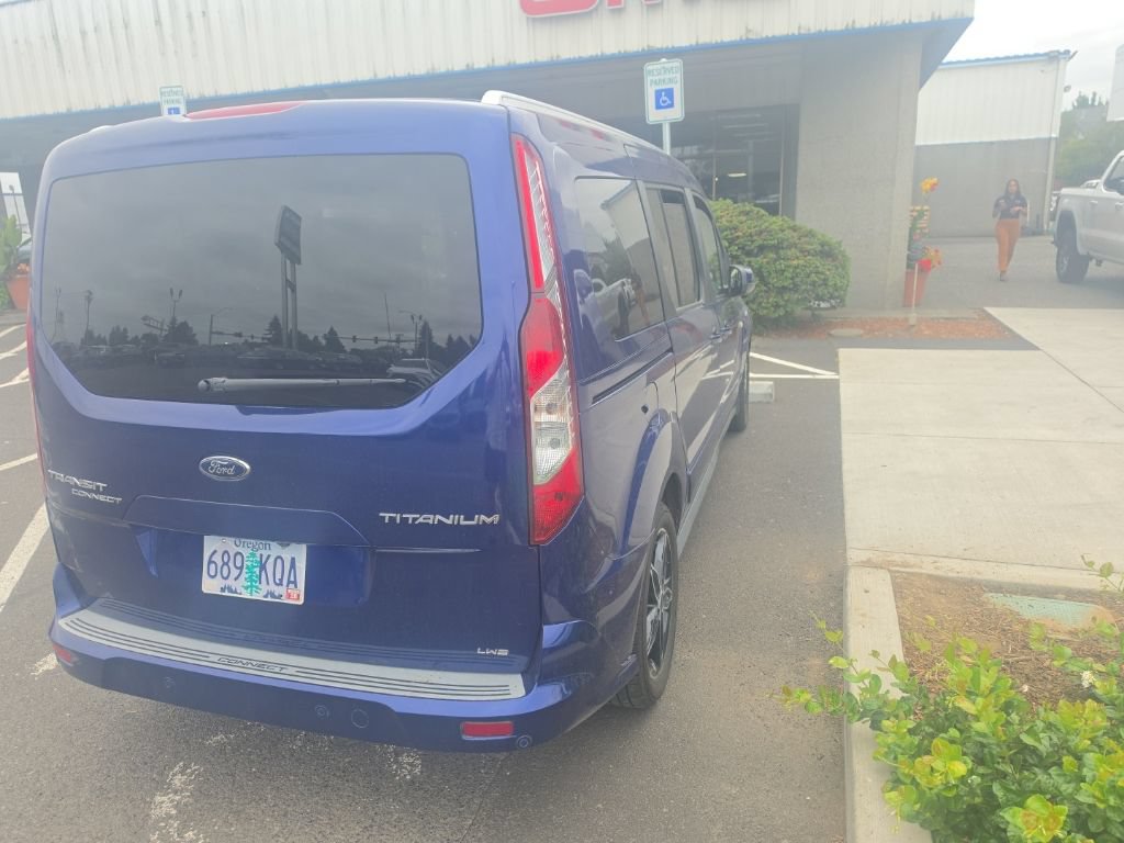 Used 2017 Ford Transit Connect Titanium w/ Titanium Premium Package FWD image 3