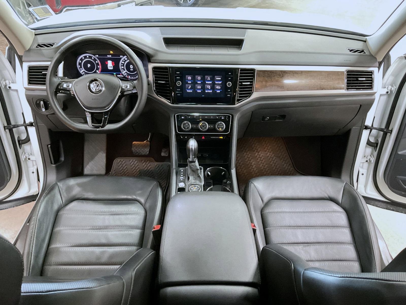 Used 2019 Volkswagen Atlas SEL Premium image 12