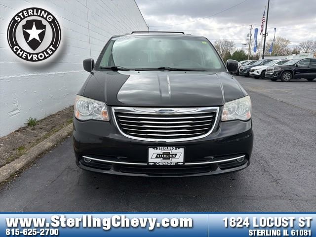 Used 2014 Chrysler Town & Country Touring FWD image 8