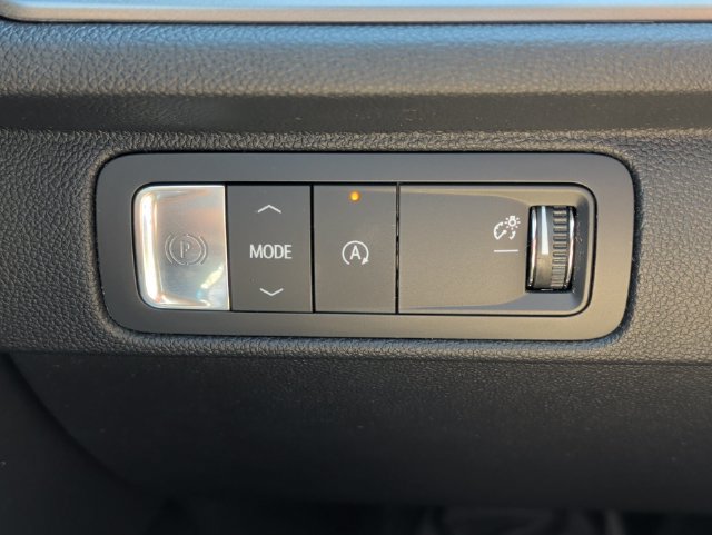 Used 2025 Chevrolet Traverse LT w/ Driver Confidence Package FWD image 21