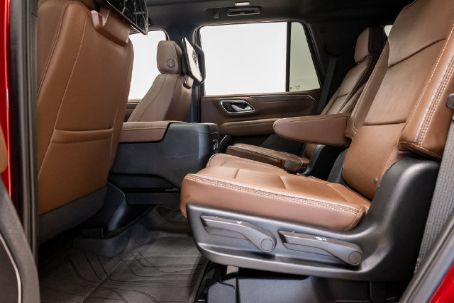 Used 2024 Chevrolet Tahoe High Country w/ Advanced Technology Package AWD/4WD image 28